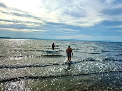 Erdek'te deniz keyfi devam ediyor