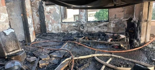 Erdek&rsquo;te elektrik kontağından &ccedil;ıkan yangın korkuttu
