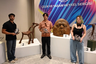 Erdemir &Ccedil;eliği Sanatla Buluşturan Gen&ccedil; Yetenekleri &Ouml;d&uuml;llendirdi
