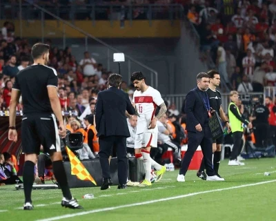 Milli Futbolcu Eren Elmalı tedbir ama&ccedil;lı hastaneye g&ouml;t&uuml;r&uuml;ld&uuml;