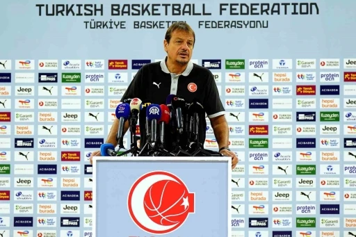 Ergin Ataman: "Avrupa basketbolunda bu tip pencere ma&ccedil;ları her takım i&ccedil;in zor ge&ccedil;iyor"
