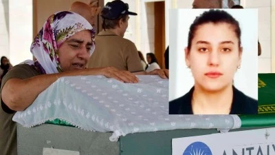 Erkek arkadaşı &ouml;ld&uuml;rd&uuml; annesinin yanına g&ouml;m&uuml;ld&uuml; 