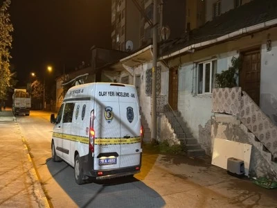 Erkek arkadaşını kıskan&ccedil;lık y&uuml;z&uuml;nden ağır yaraladı