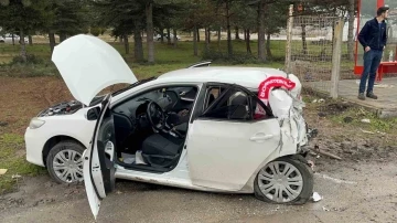 Erpili&ccedil; kamyonu kırmızı ışıkta dehşet sa&ccedil;tı: 1&rsquo;i ağır, 3 yaralı
