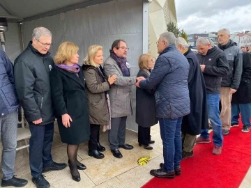 Ersin Arıoğlu &Uuml;sk&uuml;dar&rsquo;da son yolculuğuna uğurlandı
