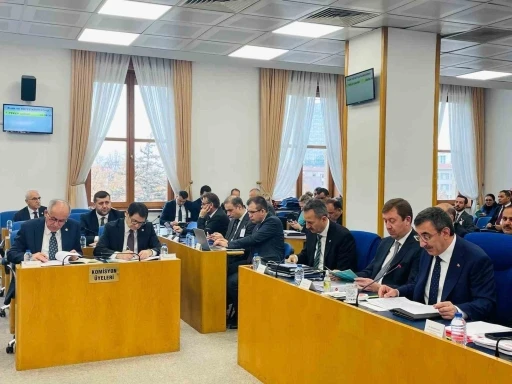 Ersoy&rsquo;dan Erciyes Anadolu Holding&rsquo;e &ouml;vg&uuml;
