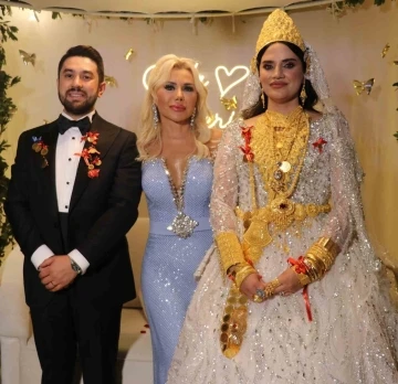 Ertuş aşiretinin d&uuml;ğ&uuml;n&uuml;nde Ceylan sahne aldı
