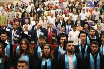 ER&Uuml; Havacılık ve Uzay Bilimleri Fak&uuml;ltesi yeni mezunlarını verdi
