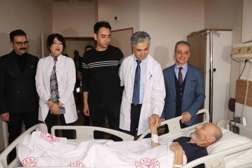 Erzincan&rsquo;da 72 yaşındaki vatandaş, 50 dakika s&uuml;ren kalp masajı ile hayata d&ouml;nd&uuml;
