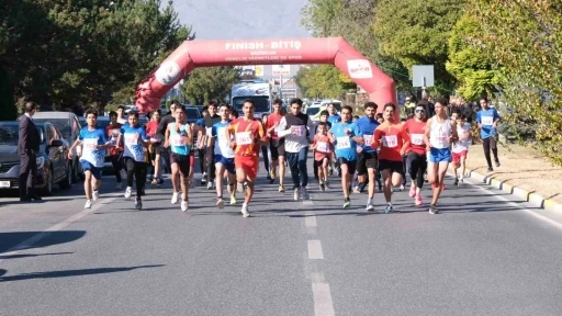 Erzincan&rsquo;da Cumhuriyet Koşusu yapıldı
