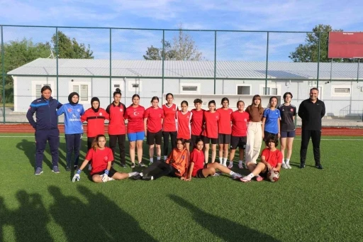 Erzincan&rsquo;da kadın futbolcuların başarısı kız &ccedil;ocuklarını bu branşa y&ouml;neltti
