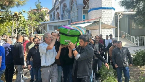 Erzincan&rsquo;daki kazada hayatını kaybeden son aile ferdi de son yolculuğuna uğurlandı
