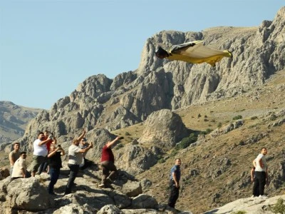 Erzincan'daki wingsuit atlayışı nefes kesti