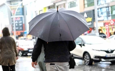 Erzincan i&ccedil;in g&ouml;k g&uuml;r&uuml;lt&uuml;l&uuml; sağanak yağış uyarısı
