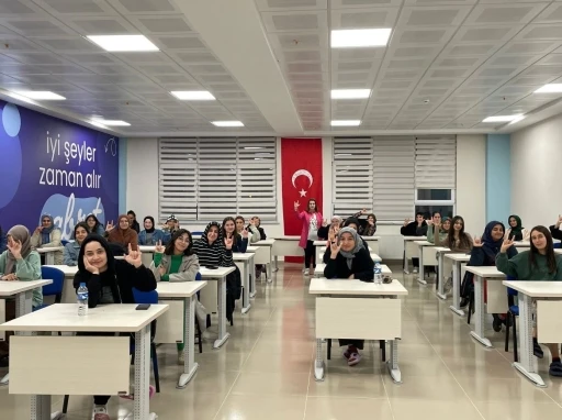 Erzincan Kız &Ouml;ğrenci Yurdu&rsquo;nda işaret dili kursu başladı
