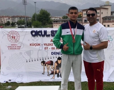 Erzincanlı atlet T&uuml;rkiye &uuml;&ccedil;&uuml;nc&uuml;s&uuml; oldu
