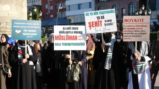 Erzurum&rsquo;da sağlık&ccedil;ıların Gazze i&ccedil;in sessiz y&uuml;r&uuml;y&uuml;ş&uuml;
