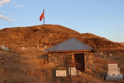 Erzurum'da şehit mezarlarına saldırı