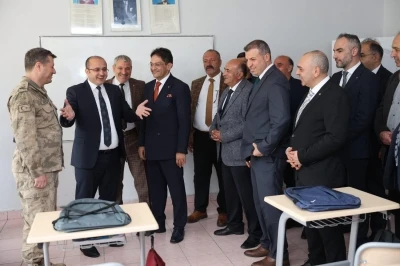 Erzurum Ticaret Borsası&rsquo;ndan Şenkaya&rsquo;ya eğitim ve ekonomiye y&ouml;nelik destek ziyaretleri
