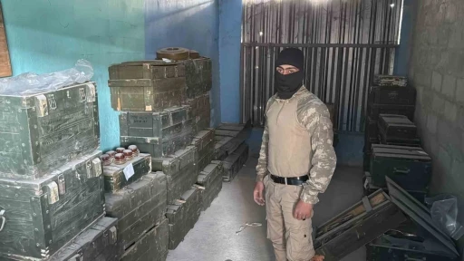 Esad rejiminin &ccedil;ocukları dahi hedef aldığı yerleşim yerlerinde cephanelik ele ge&ccedil;irildi
