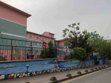 Esenler&rsquo;de &ouml;ğretmene "k&ouml;t&uuml; not" dayağı
