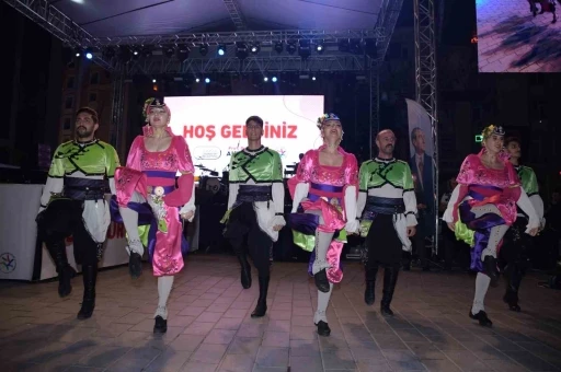 Esenyurt&rsquo;ta 3. Kardeş K&uuml;lt&uuml;rler Festivali vatandaşların yoğun ilgisiyle başladı
