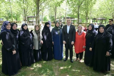 Esenyurtlu anneler belediyenin d&uuml;zenlediği piknikte bir araya geldi
