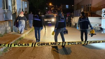 Eşine şiddet uygulayan, baldızını bı&ccedil;aklayan şahsı polis uyarı ateşiyle durdurdu