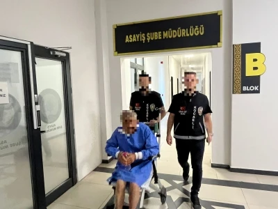 Eşini bı&ccedil;ak ve tabancayla &ouml;ld&uuml;r&uuml;p, kendisini yaralayan koca tutuklandı