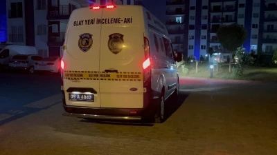 Eşini bı&ccedil;akla yaralayan kadın, serbest bırakıldı