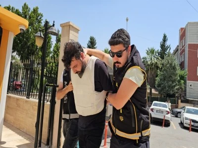Eşini boğarak &ouml;ld&uuml;rd&uuml;
