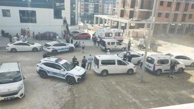 Eşini ve oğlunu &ouml;ld&uuml;r&uuml;p intihara kalkıştı