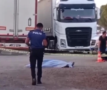 Yine bir kadın cinayeti! Eski eşini boğazından bı&ccedil;akladı