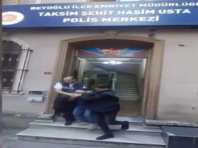 Eski kız arkadaşını silahla vurmak i&ccedil;in Bursa'dan Beyoğlu'na gitti