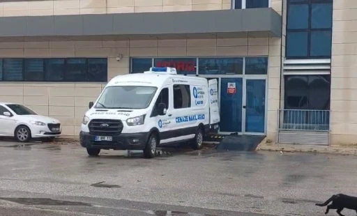 Eski kız arkadaşının babası tarafından bı&ccedil;aklanan gen&ccedil;, hayata tutunamadı
