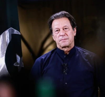 Eski Pakistan Başbakanı Han ile eşine 17'şer yıl hapis cezası