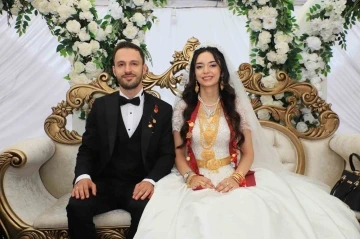 Eski vekilden oğluna festival tadında d&uuml;ğ&uuml;n
