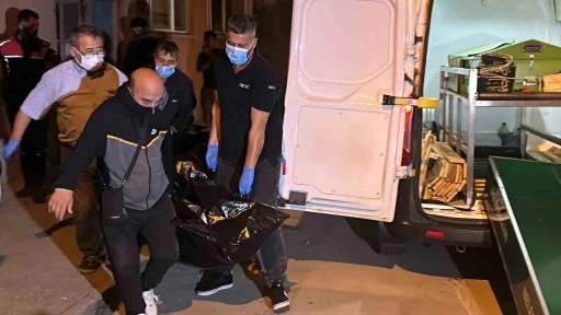 Eskişehir&rsquo;de &ccedil;&ouml;p ev vakası: Ceset koku nedeniyle zor &ccedil;ıkarıldı