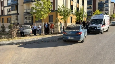 Eskişehir&rsquo;de otomobille kamyonet &ccedil;arpıştı; 6 yaralı