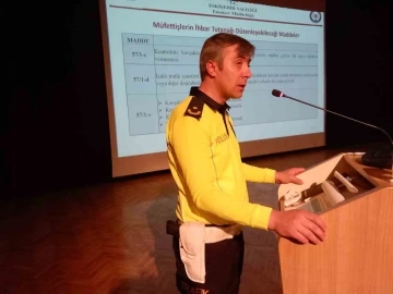 Eskişehir İl Emniyet M&uuml;d&uuml;rl&uuml;ğ&uuml;&rsquo;nde Fahri Trafik M&uuml;fettişlerine Bilgilendirme Toplantısı yapıldı
