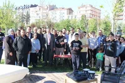 Eskişehir Millet Bah&ccedil;esi&rsquo;nde &lsquo;Okul hayatından, hayat okuluna&rsquo; farkındalık dersi
