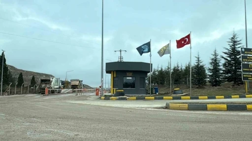 Eskişehir şehir &ccedil;&ouml;pl&uuml;ğ&uuml;nde yeni doğmuş bebek cesedi bulundu
