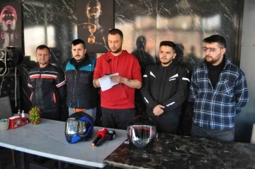 Eskişehirli kuryeler, Kurye Dostu Belediye Protokol&uuml;&rsquo;ne imza atmayan Ayşe &Uuml;nl&uuml;ce&rsquo;ye tepki g&ouml;sterdi
