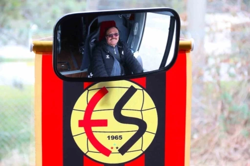 Eskişehirspor&rsquo;un yıllardır değişmeyen &lsquo;kaptanı&rsquo;, takımını hi&ccedil; yarı yolda bırakmadı
