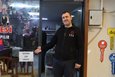 Esnaftan dikkat &ccedil;eken g&ouml;nderme 'Kefene Cep Dikilir' 