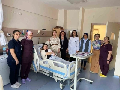 ESOG&Uuml; Hastanesi&rsquo;nde anneler g&uuml;n&uuml; kutlandı
