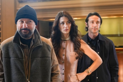 Eşref R&uuml;ya&rsquo;dan Kızgın Kumlara