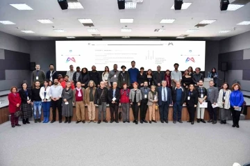 &lsquo;Estetik bir olgu olarak d&uuml;nyalar kurmak&rsquo; sempozyumu başladı
