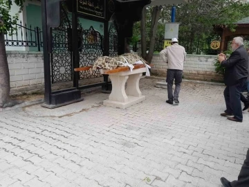 Etliekmek&ccedil;ide silahlı saldırı sonrası hayatını kaybeden kişi defnedildi
