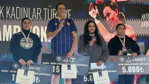 ET&Uuml;&rsquo;l&uuml; Şeyma T&uuml;rkiye Boks Şampiyonası&rsquo;nda g&uuml;m&uuml;ş madalya kazandı
